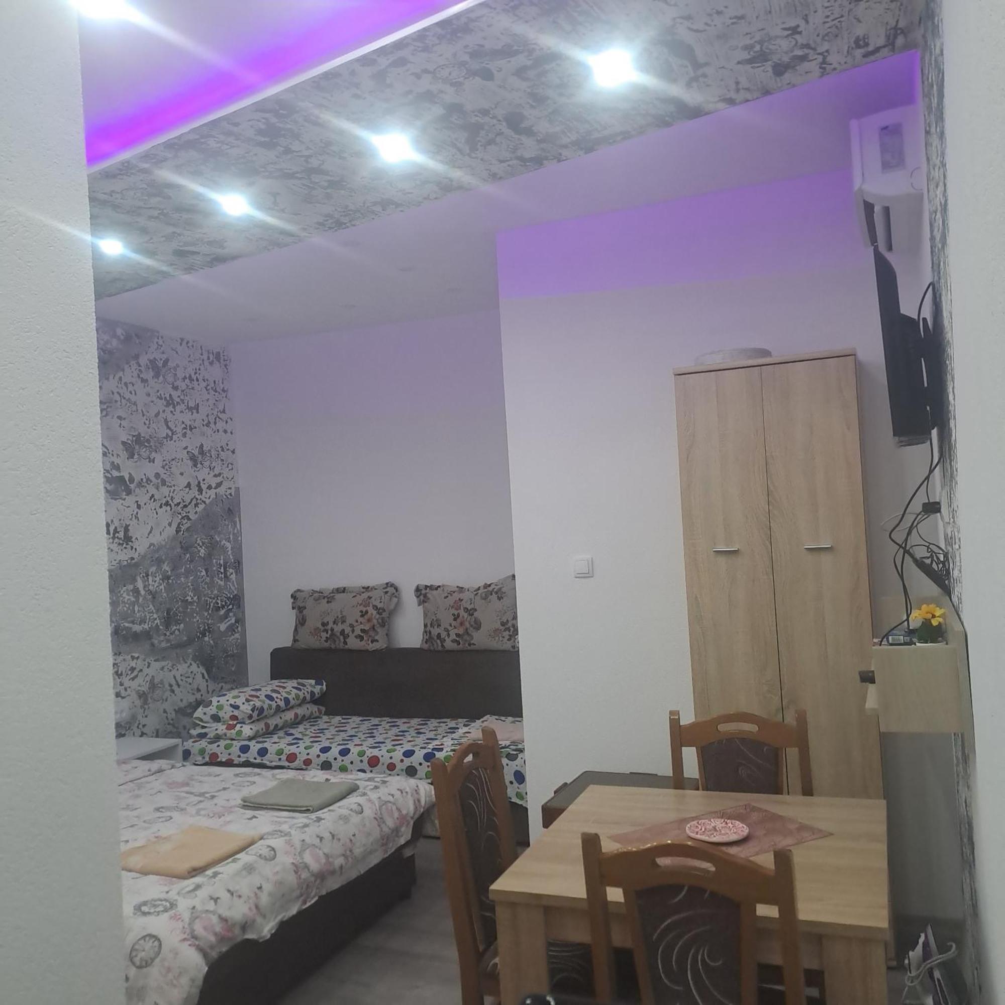 טרביניה Apartmani Kosjerina מראה חיצוני תמונה