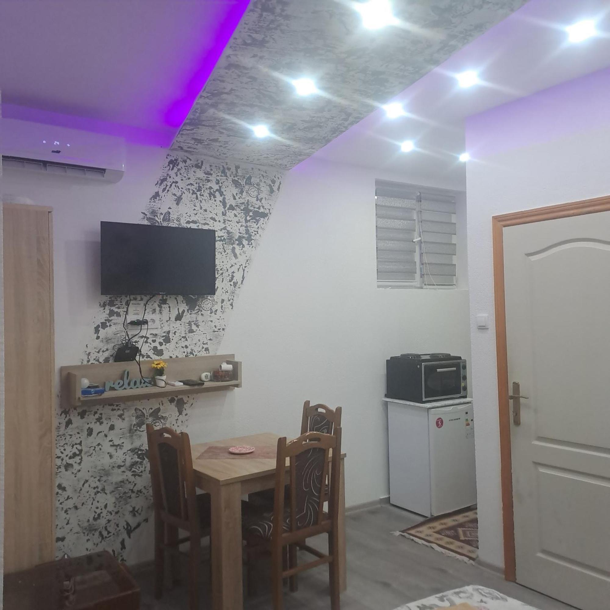 טרביניה Apartmani Kosjerina מראה חיצוני תמונה