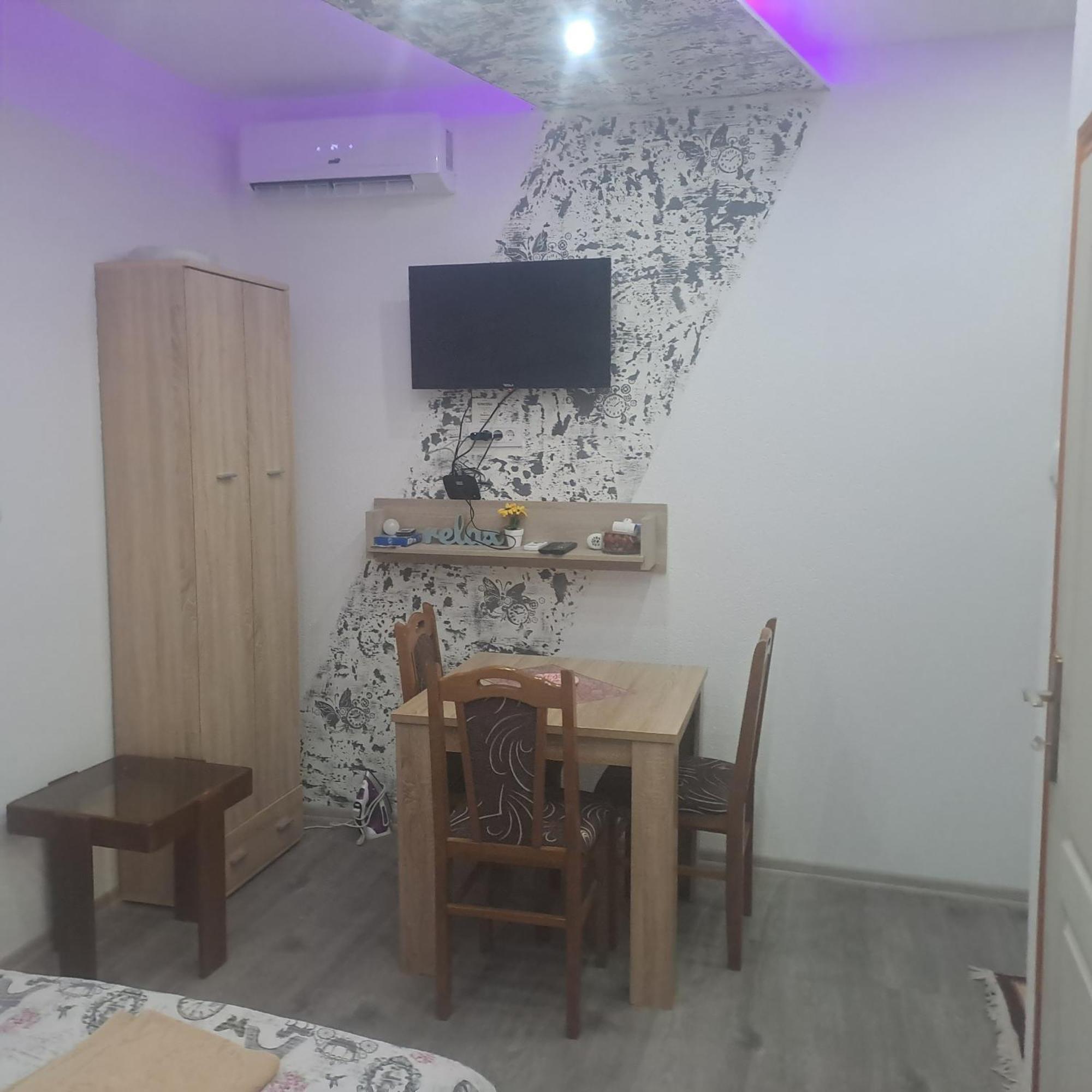 טרביניה Apartmani Kosjerina מראה חיצוני תמונה